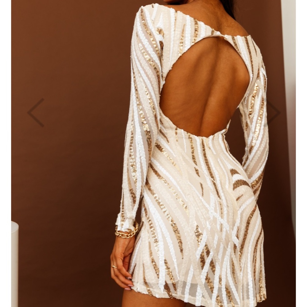Selfie Leslie Karma Long Sleeve Keyhole Back Sequin Dress Gold